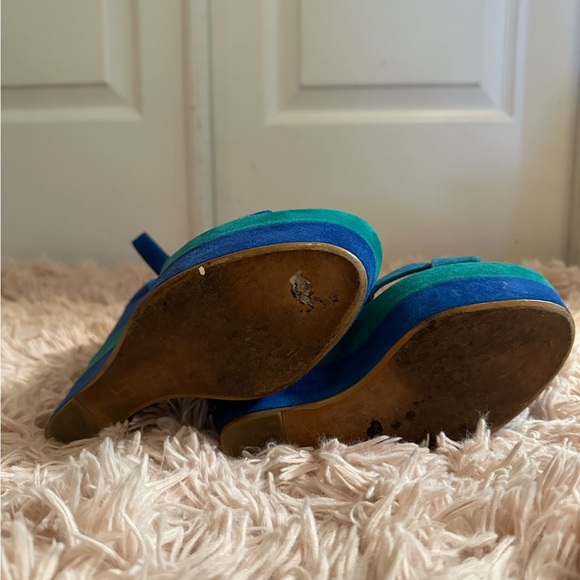 Color Block Wedges - Picture 2 of 5